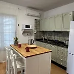 Lanza Palm Apartmán