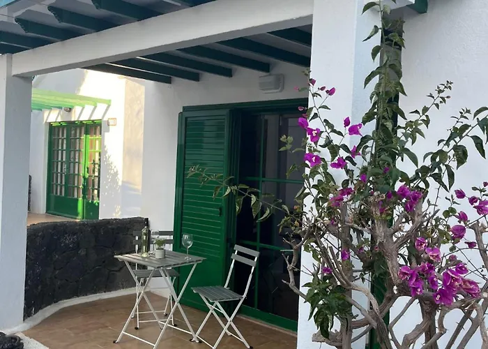 Lanza Palm Apartment